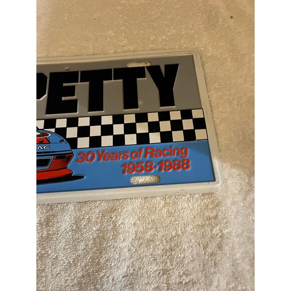 Richard Petty 30 years of racing license plate 1958-1988-Preowned - Picture 3 of 5